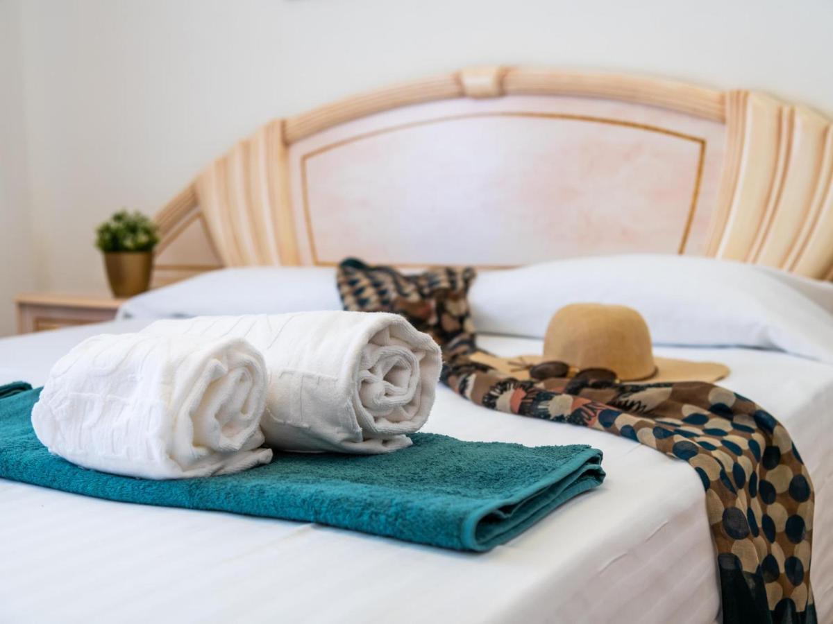 1 1 Beautiful Seafront With Balcony And Wifi Lägenhet Los Cristianos  Exteriör bild